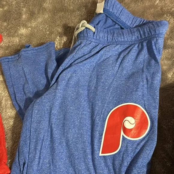 3 piece set of Phillies fan gear- tank, boxers, PJ pants all size small - Picture 4 of 9